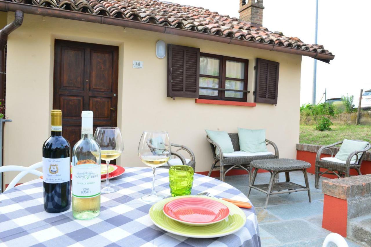 I Grappoli Villa Canelli Bagian luar foto